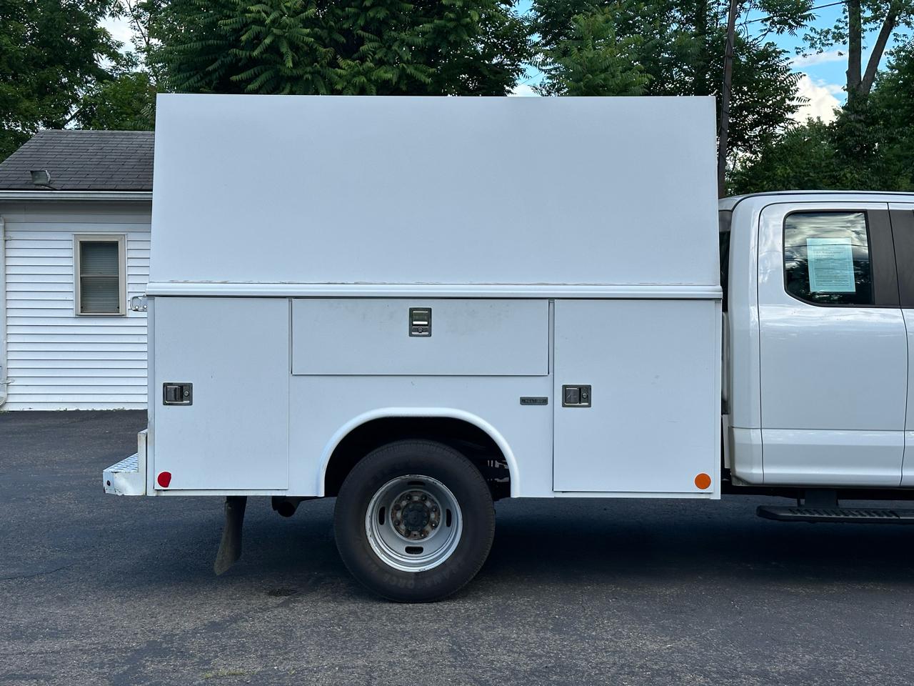 Ford F-350 SD XL SuperCab Long Bed DRW 4WD 2017