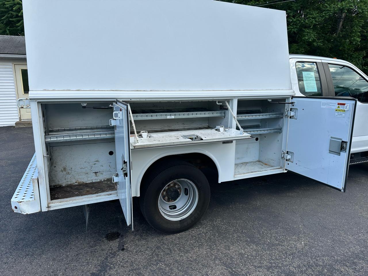Ford F-350 SD XL SuperCab Long Bed DRW 4WD 2017