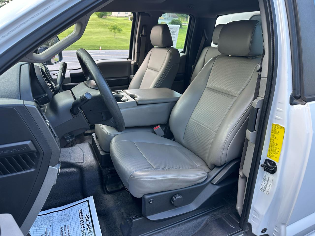 Ford F-350 SD XL SuperCab Long Bed DRW 4WD 2017