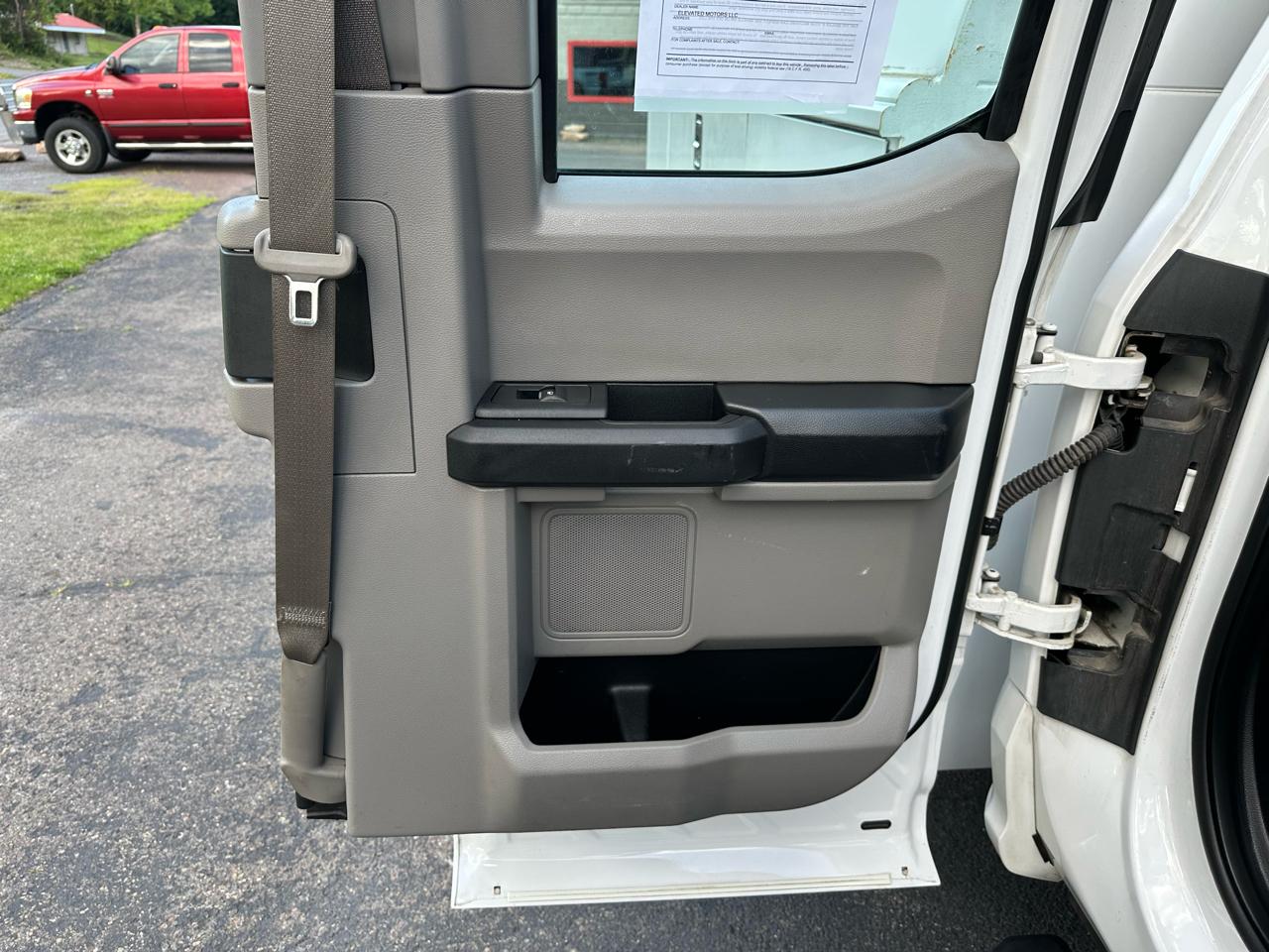 Ford F-350 SD XL SuperCab Long Bed DRW 4WD 2017