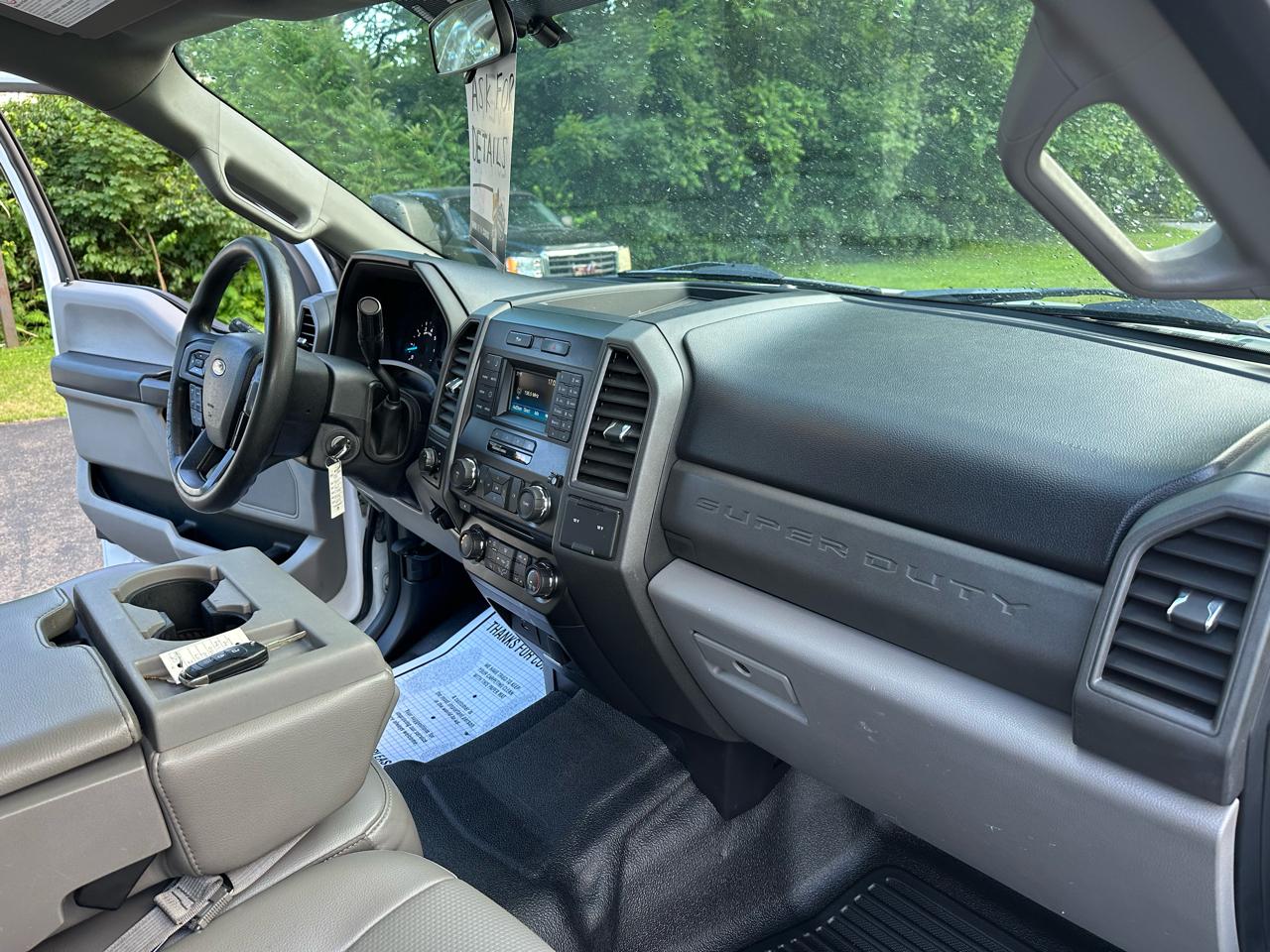 Ford F-350 SD XL SuperCab Long Bed DRW 4WD 2017
