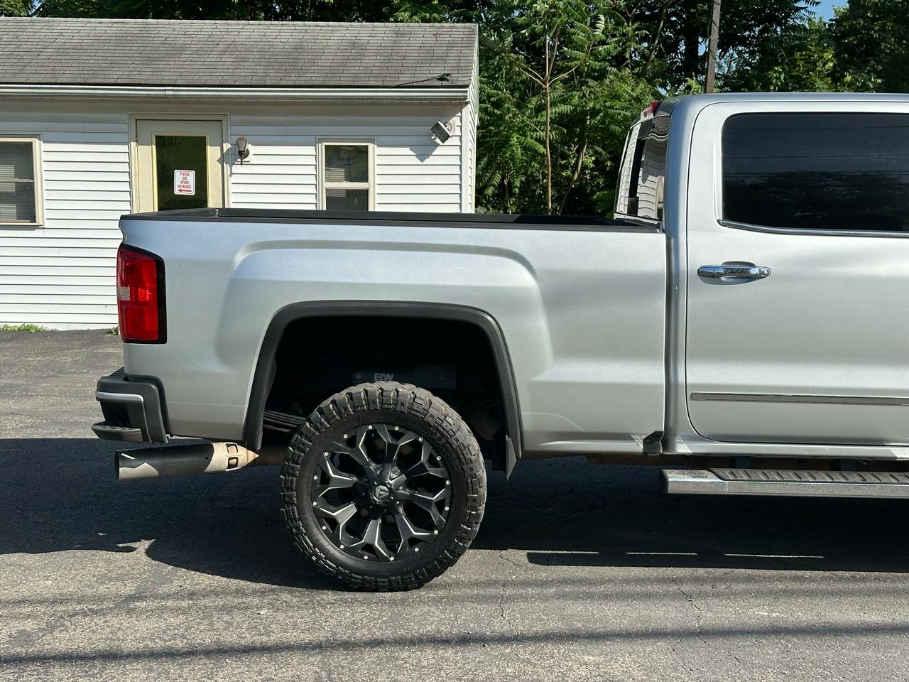GMC Sierra 2500HD Denali Crew Cab 4WD 2017