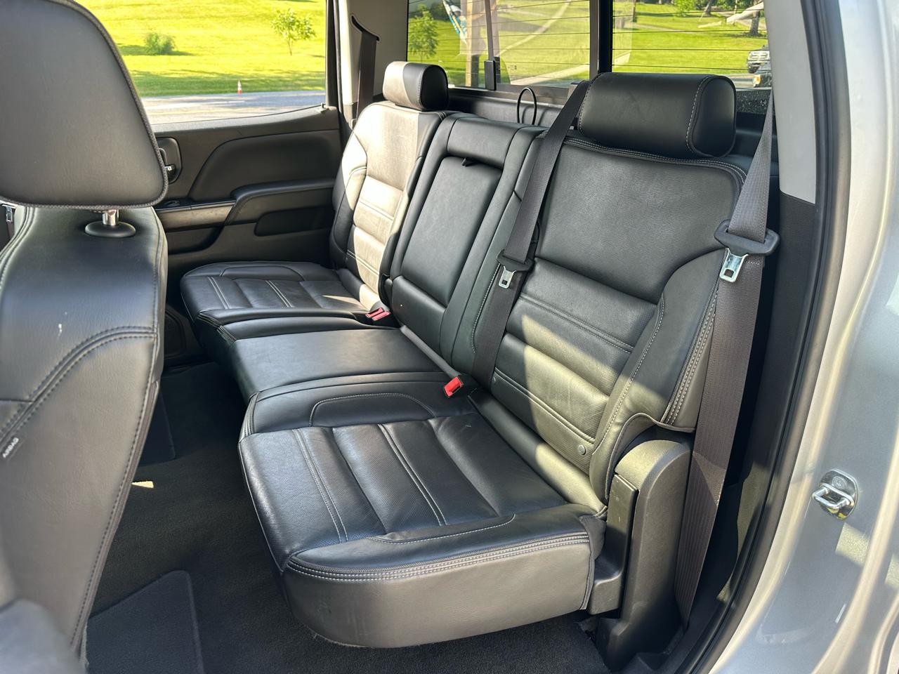 GMC Sierra 2500HD Denali Crew Cab 4WD 2017