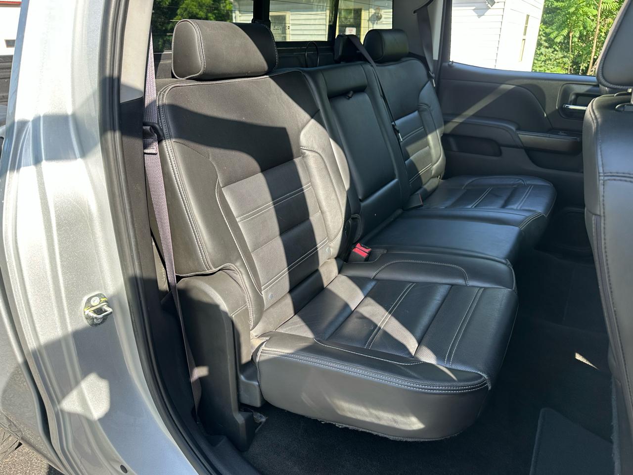 GMC Sierra 2500HD Denali Crew Cab 4WD 2017