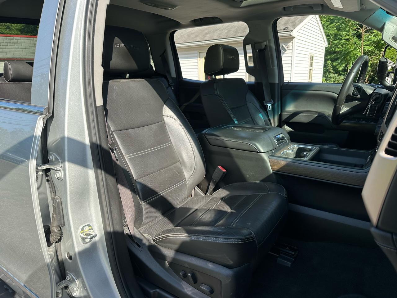 GMC Sierra 2500HD Denali Crew Cab 4WD 2017