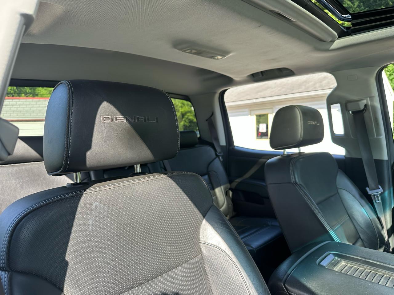 GMC Sierra 2500HD Denali Crew Cab 4WD 2017