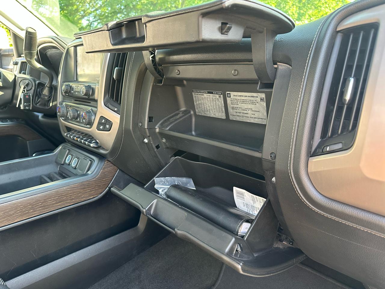 GMC Sierra 2500HD Denali Crew Cab 4WD 2017