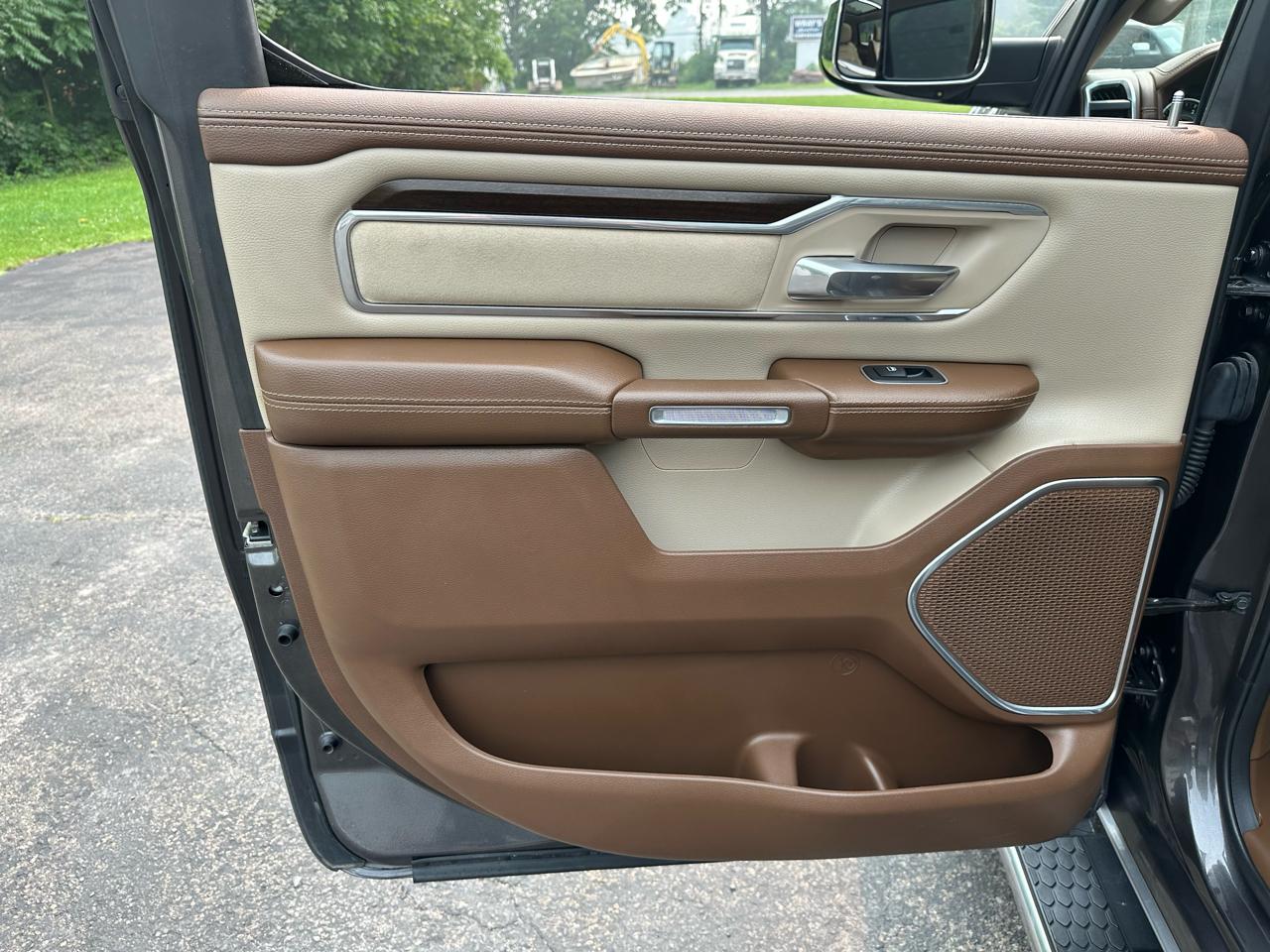 RAM 1500 Laramie Crew Cab LWB 4WD 2021