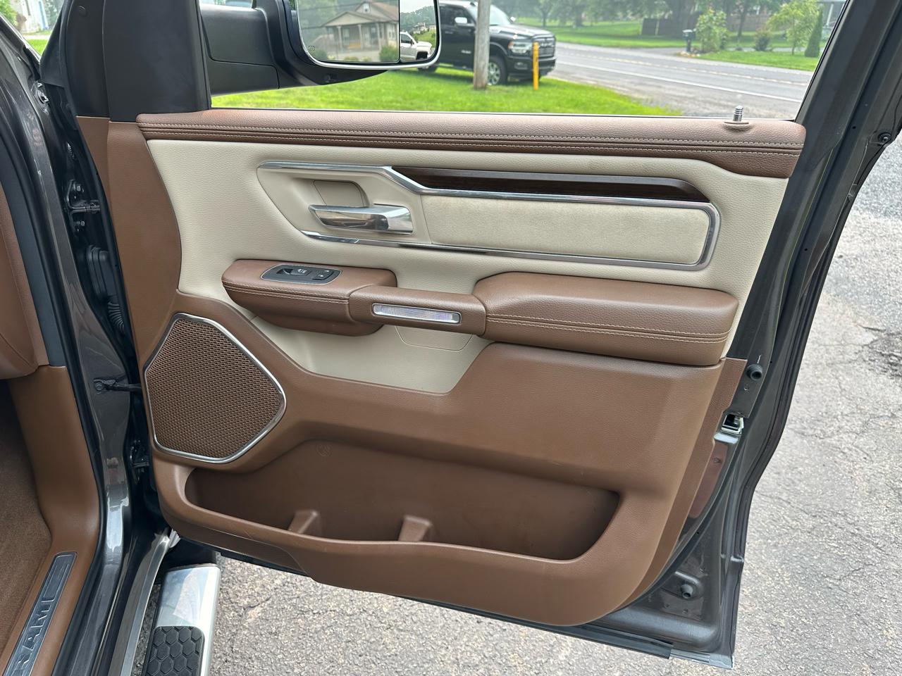RAM 1500 Laramie Crew Cab LWB 4WD 2021