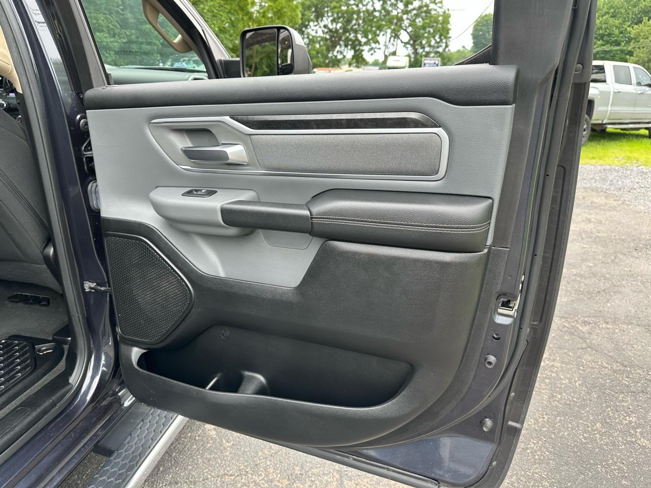 RAM 1500 Big Horn Crew Cab LWB 4WD 2020