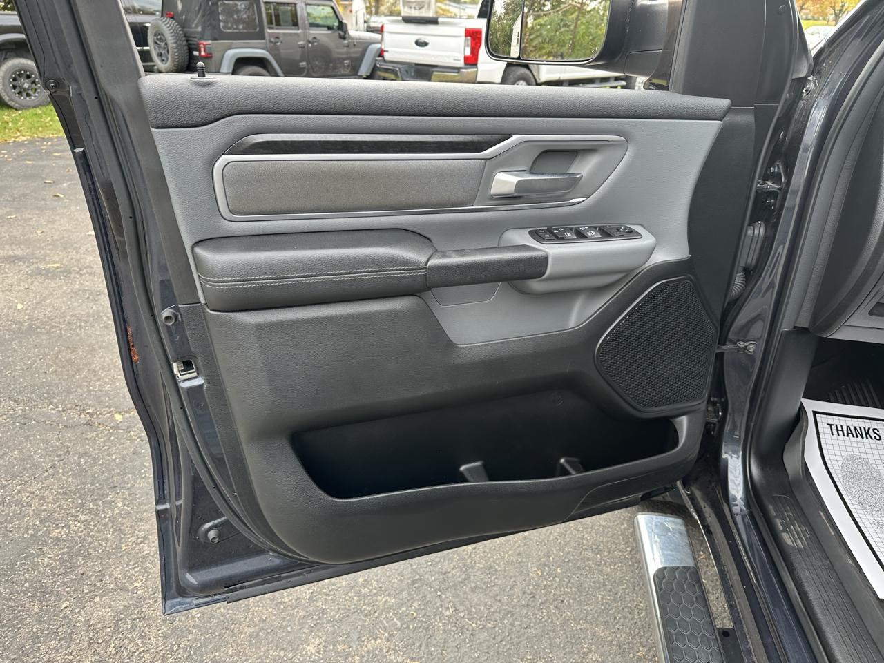 RAM 1500 Big Horn Crew Cab LWB 4WD 2020