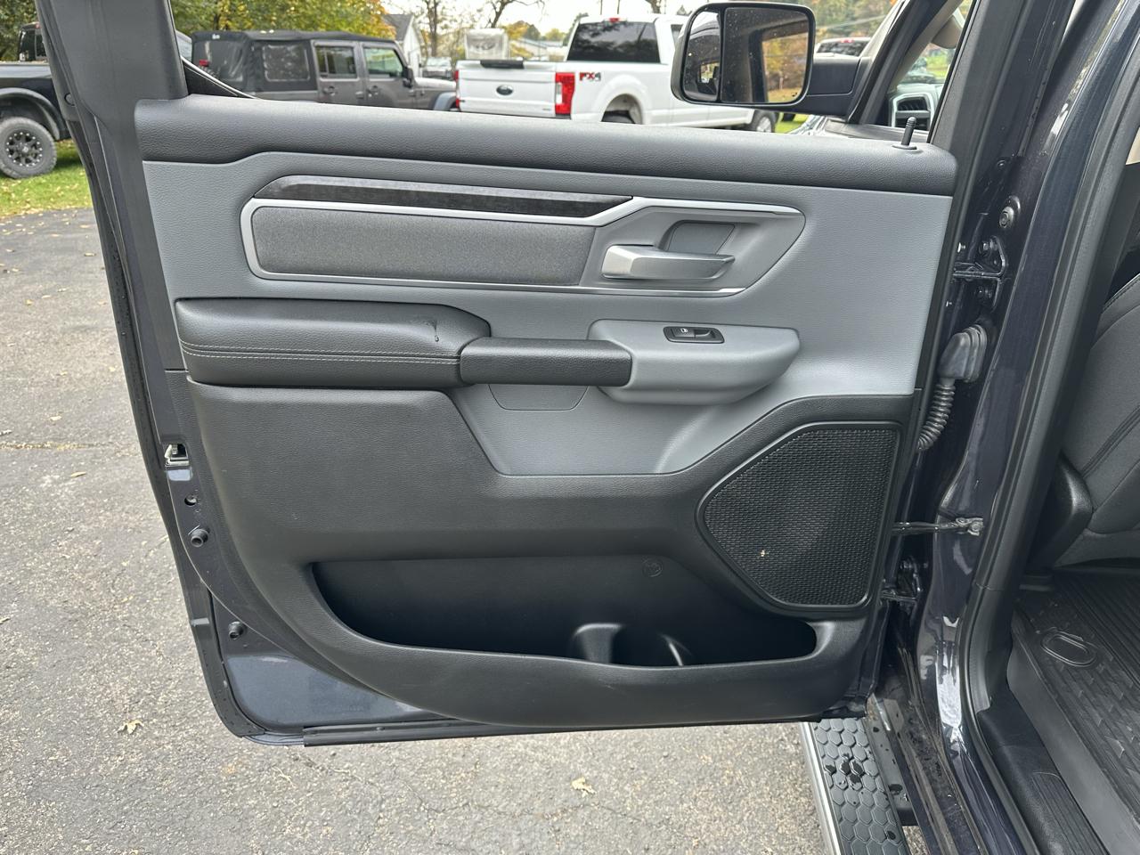 RAM 1500 Big Horn Crew Cab LWB 4WD 2020