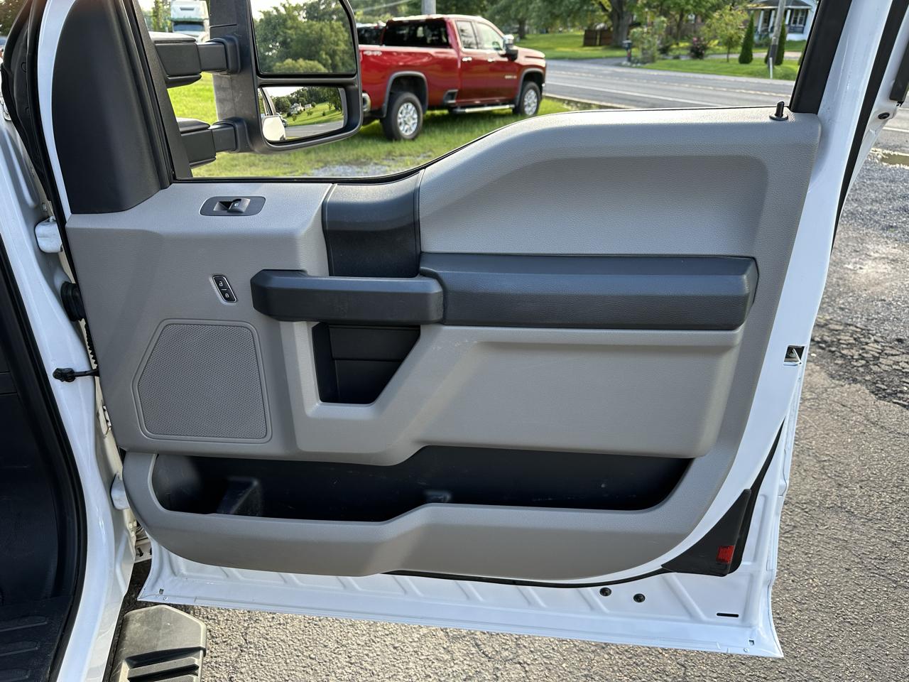 Ford F-250 SD XL SuperCab Long Bed 4WD 2021