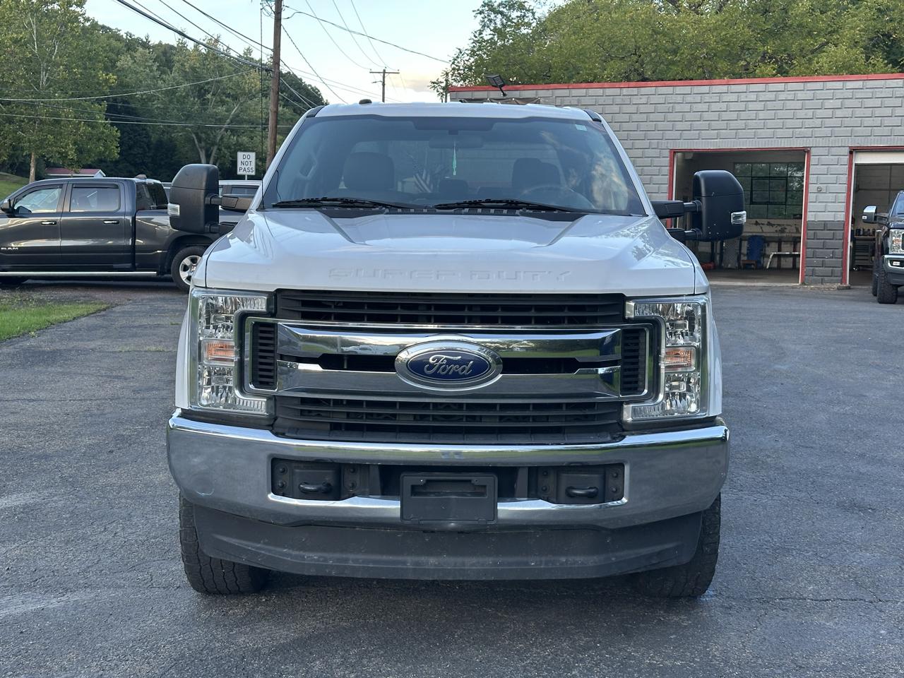 Ford F-250 SD XLT Crew Cab 4WD 2019
