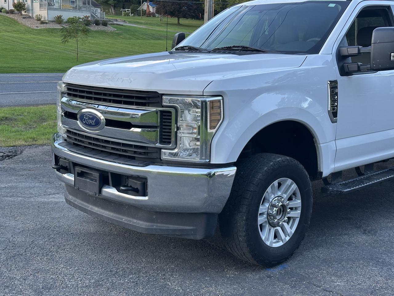 Ford F-250 SD XLT Crew Cab 4WD 2019