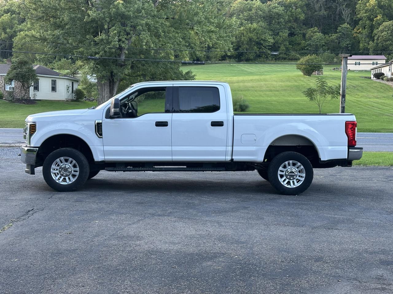 Ford F-250 SD XLT Crew Cab 4WD 2019