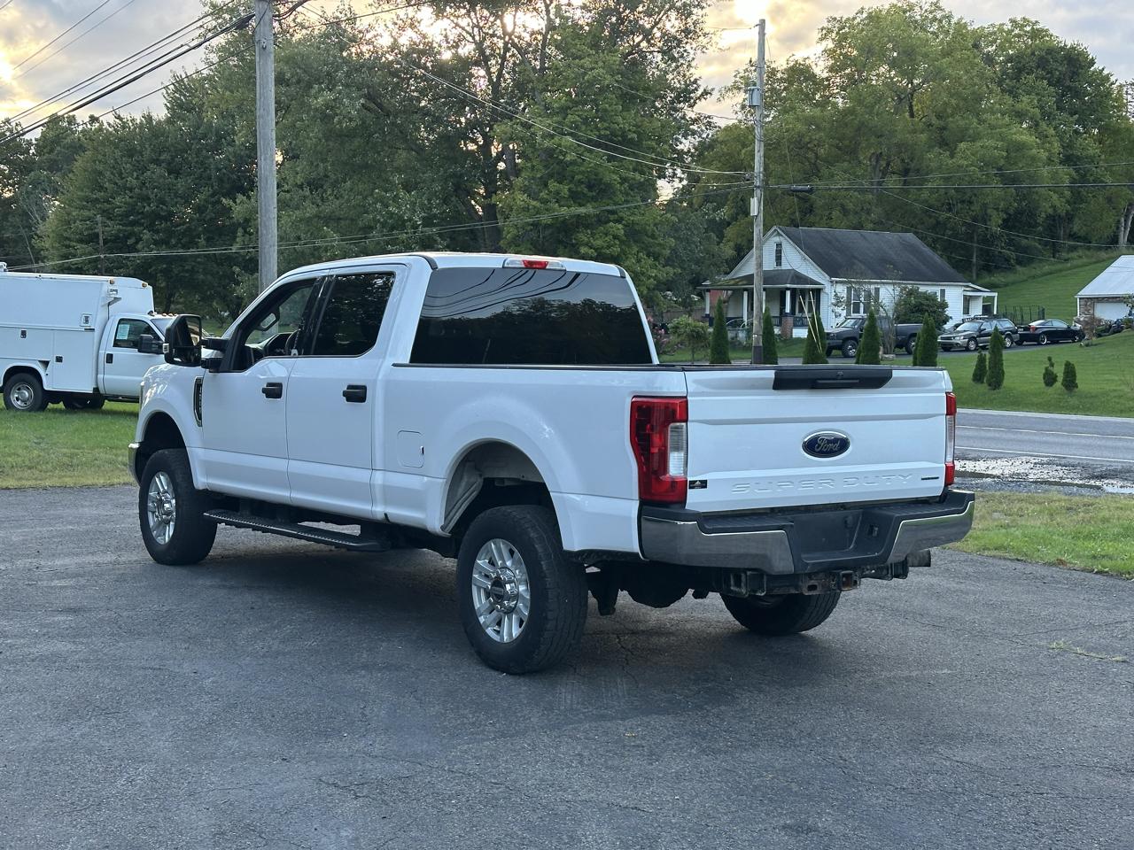 Ford F-250 SD XLT Crew Cab 4WD 2019
