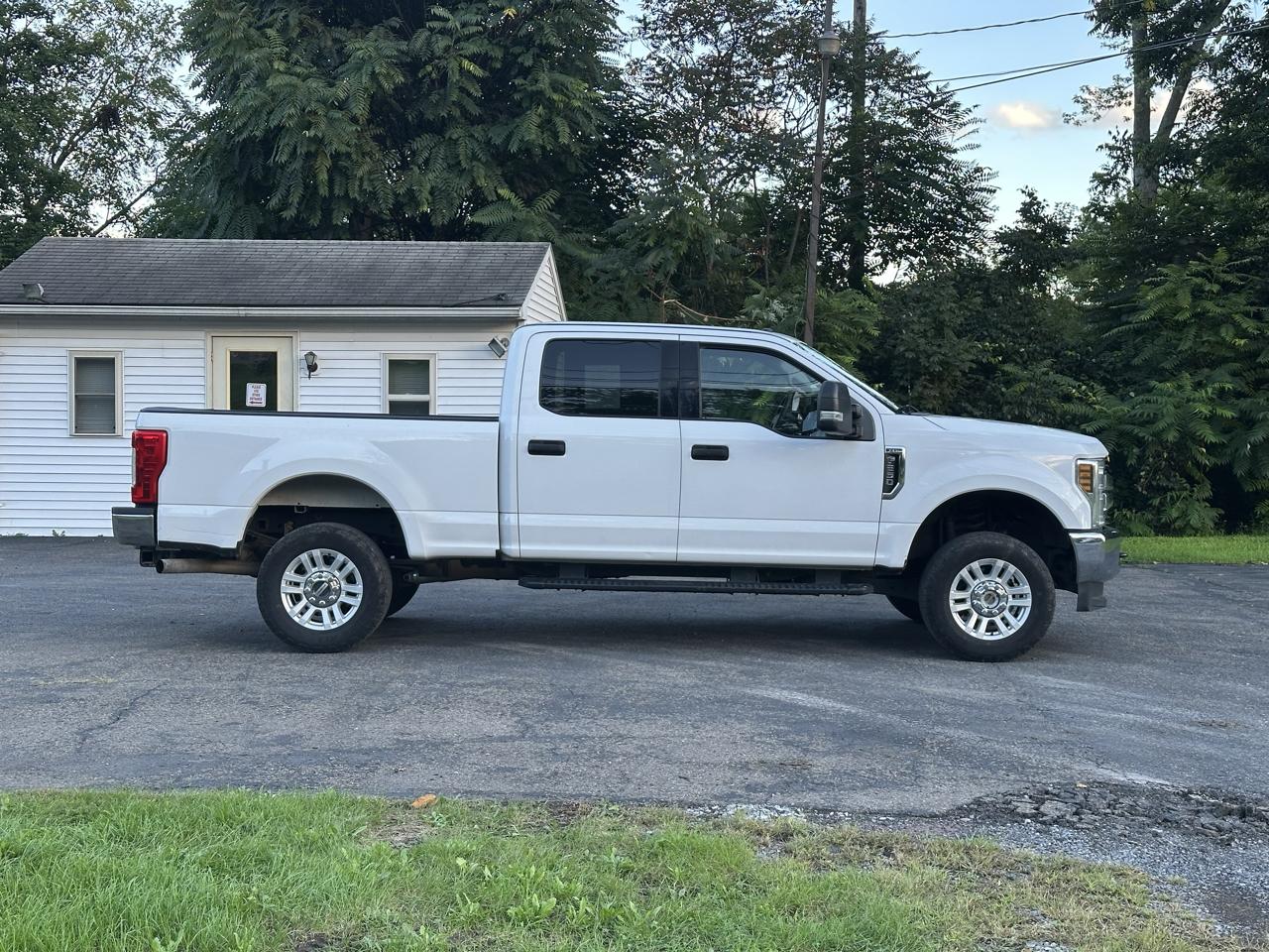 Ford F-250 SD XLT Crew Cab 4WD 2019
