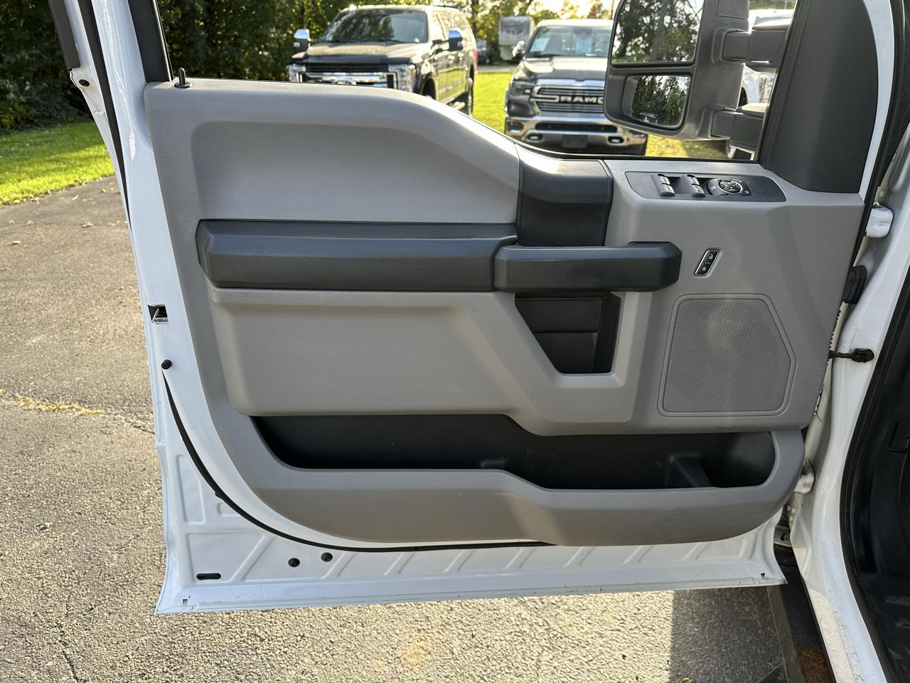Ford F-250 SD XL Crew Cab Long Bed 4WD 2017