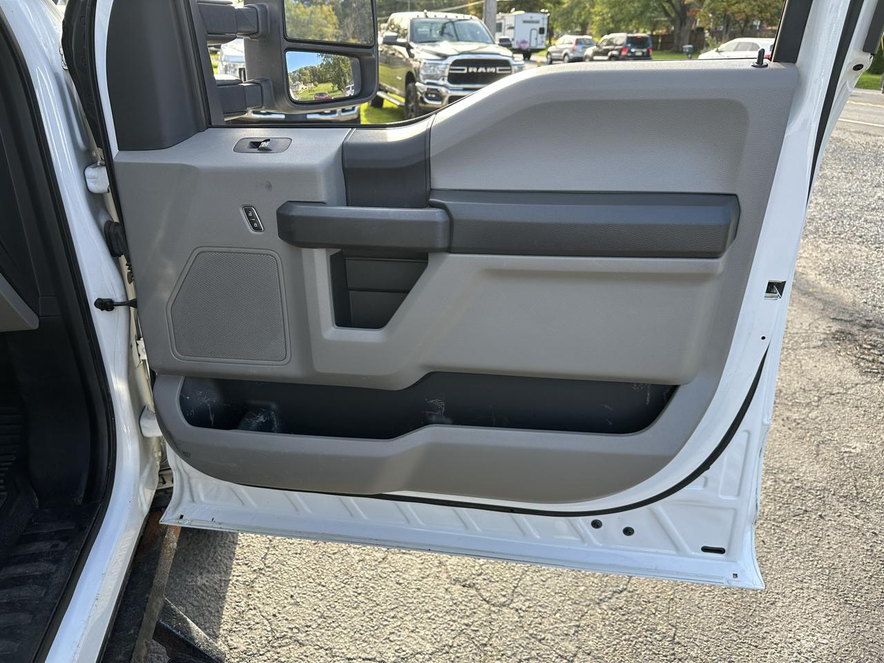 Ford F-250 SD XL Crew Cab Long Bed 4WD 2017