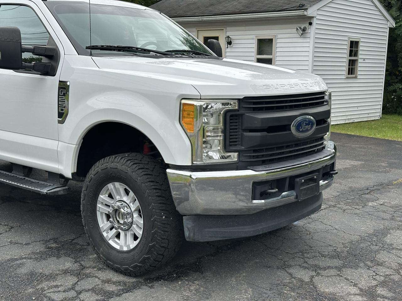 Ford F-250 SD XL Crew Cab 4WD 2017