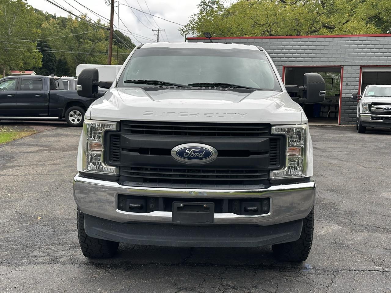 Ford F-250 SD XL Crew Cab 4WD 2017