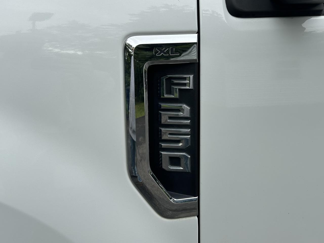 Ford F-250 SD XL Crew Cab 4WD 2017