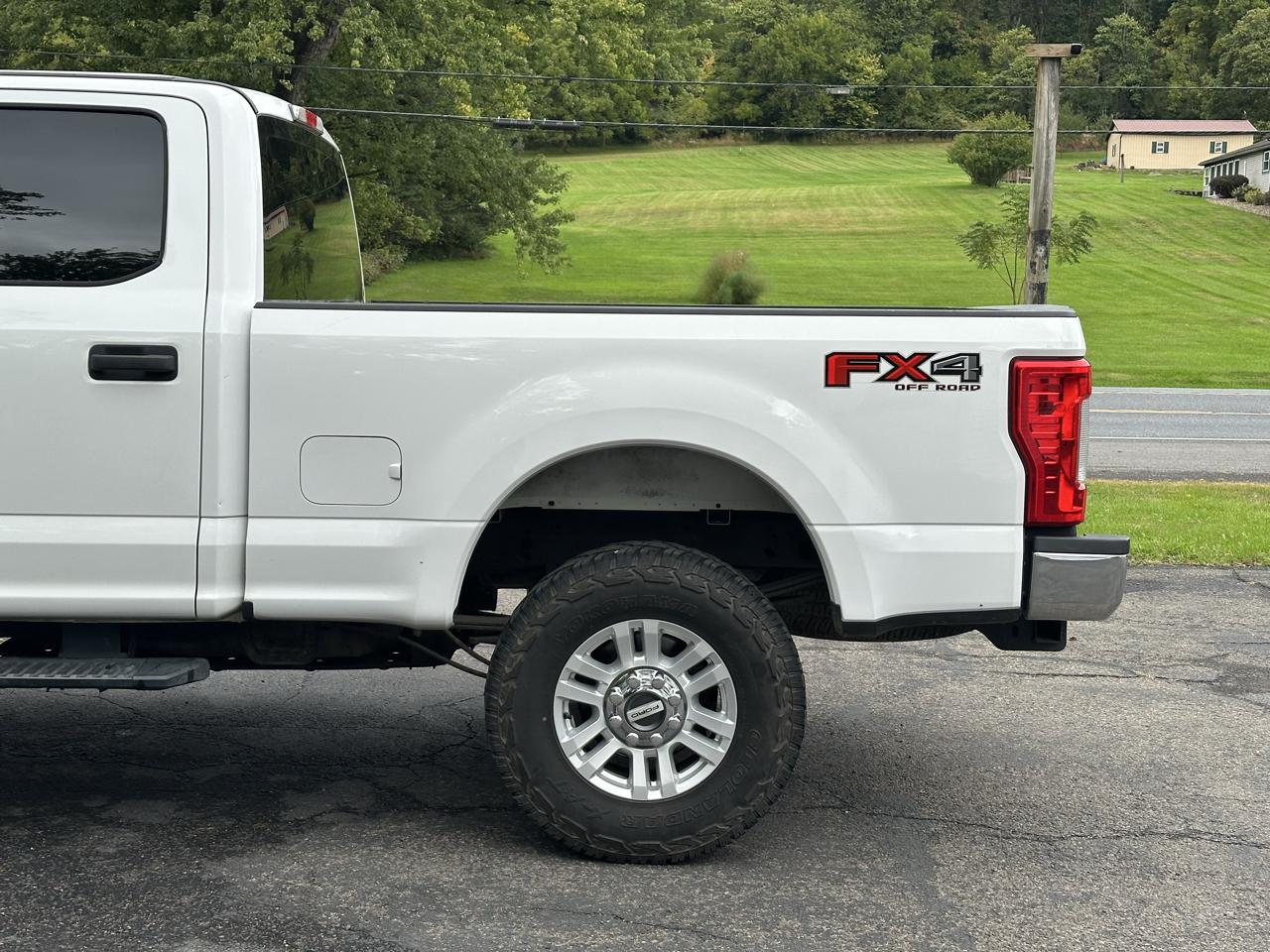 Ford F-250 SD XL Crew Cab 4WD 2017