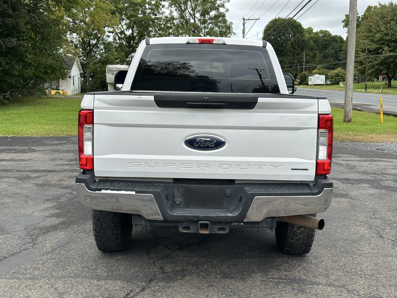 Ford F-250 SD XL Crew Cab 4WD 2017