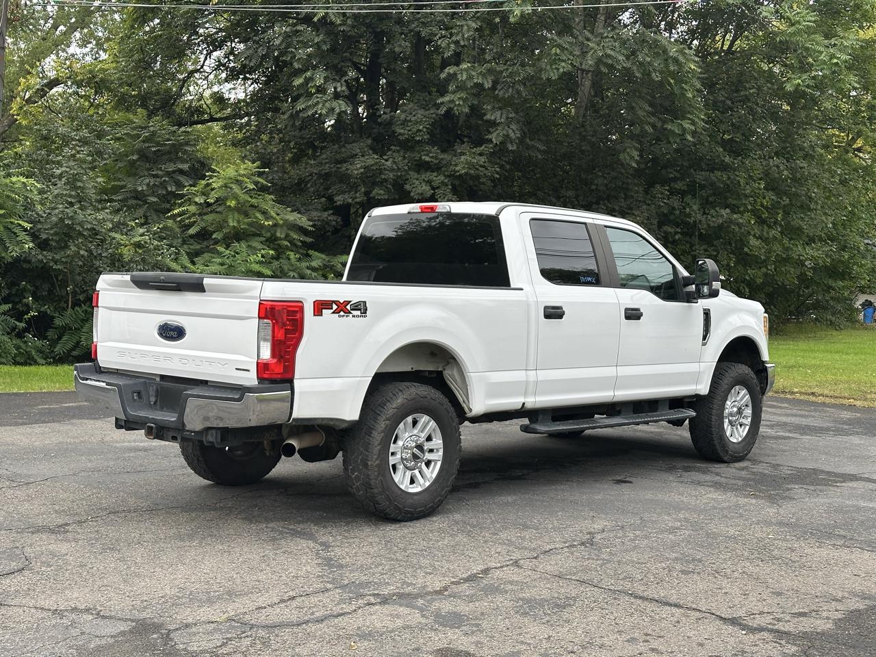 Ford F-250 SD XL Crew Cab 4WD 2017