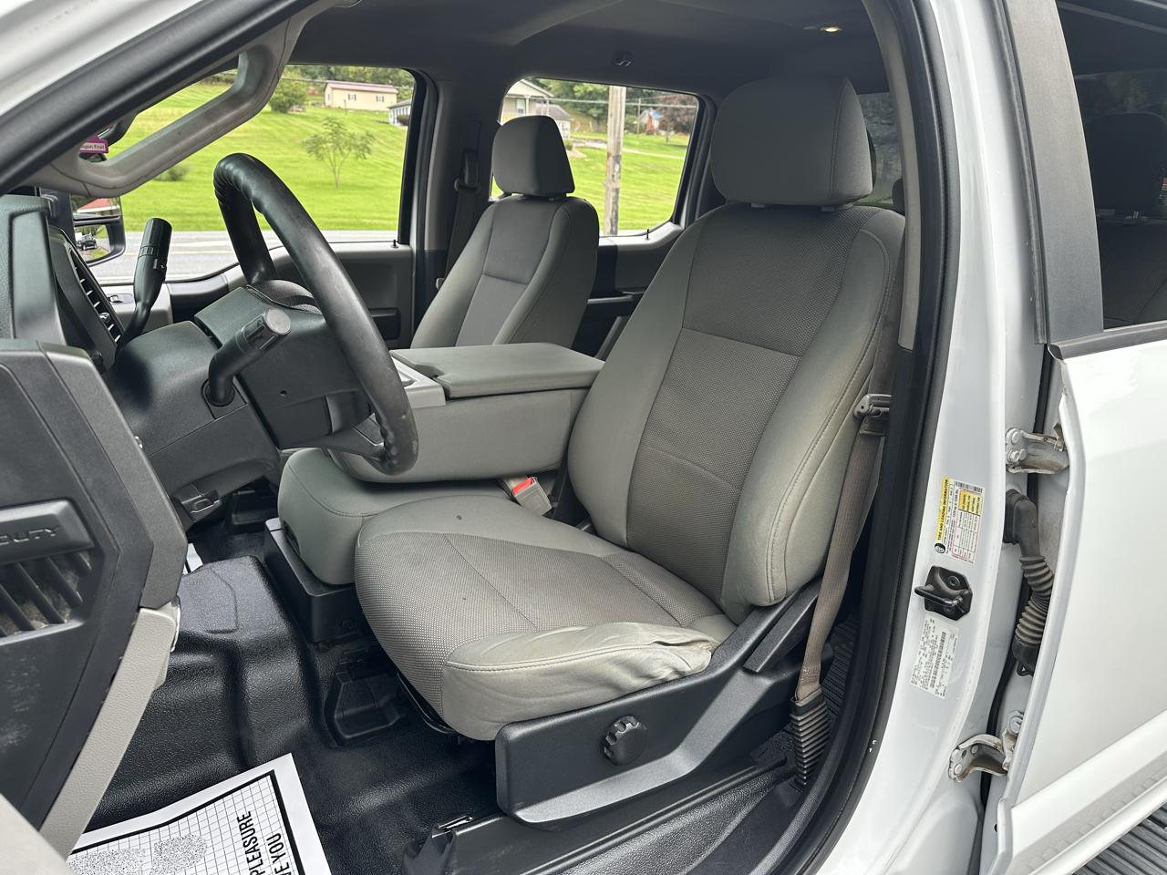 Ford F-250 SD XL Crew Cab 4WD 2017