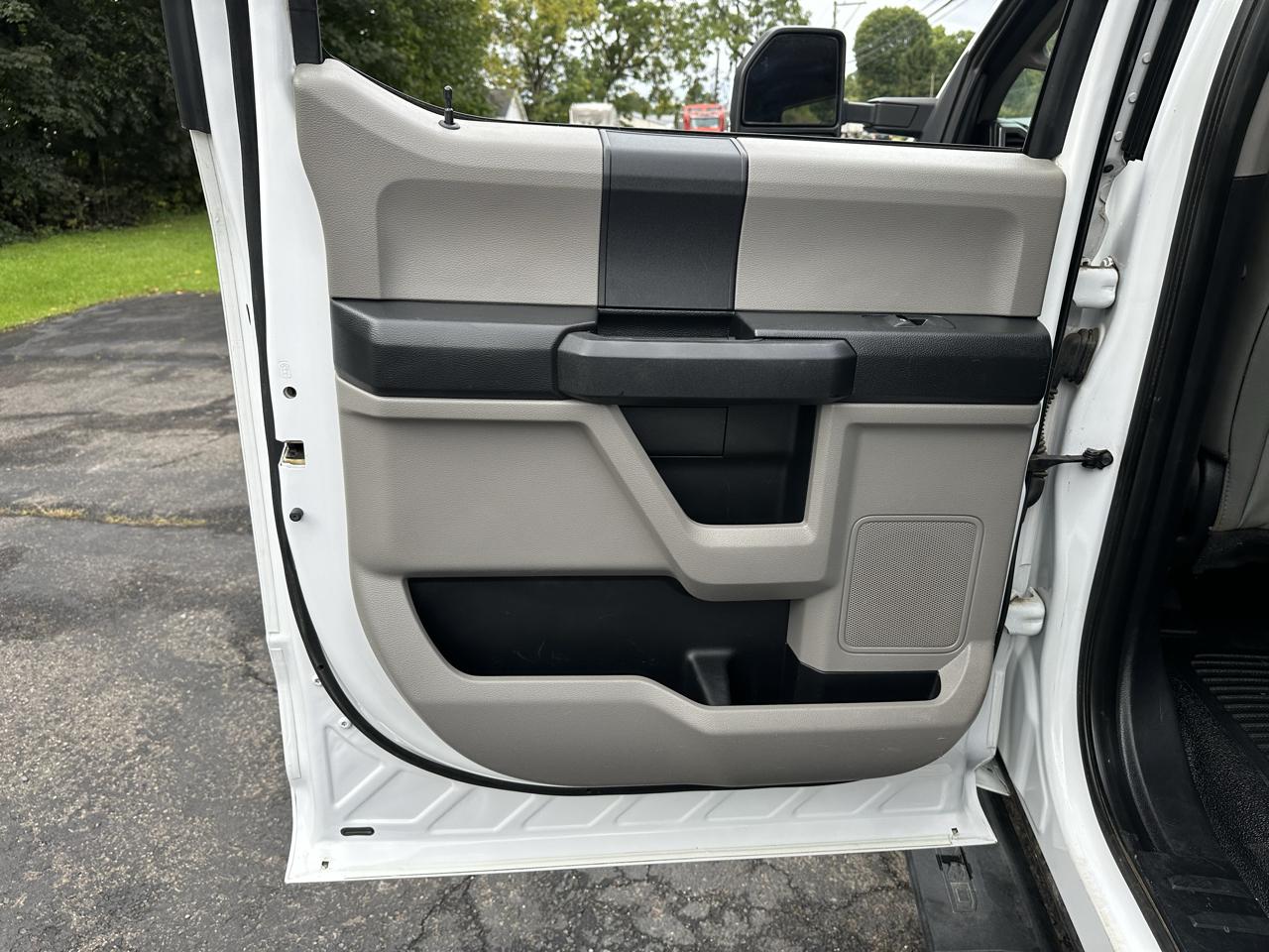 Ford F-250 SD XL Crew Cab 4WD 2017