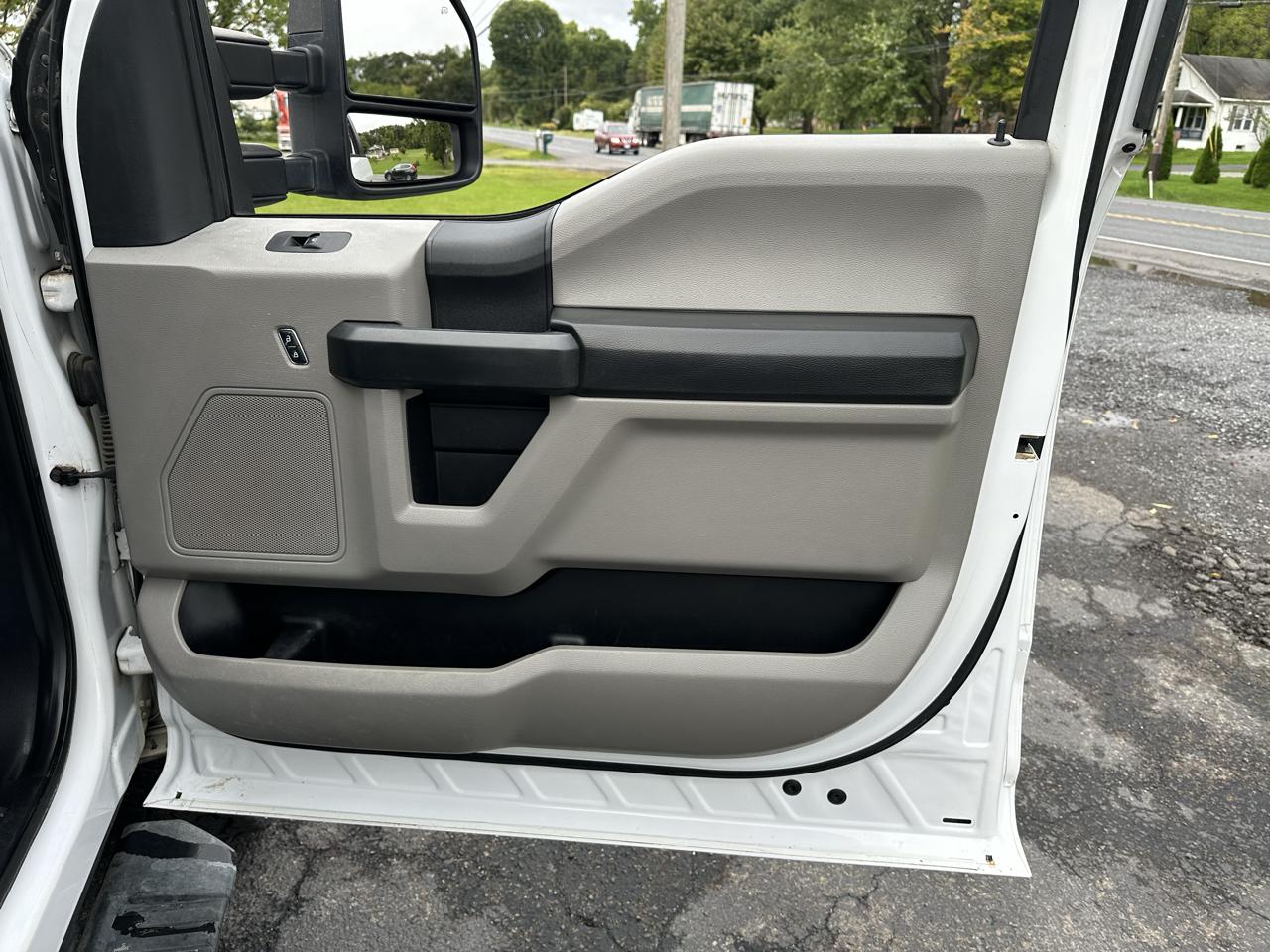 Ford F-250 SD XL Crew Cab 4WD 2017