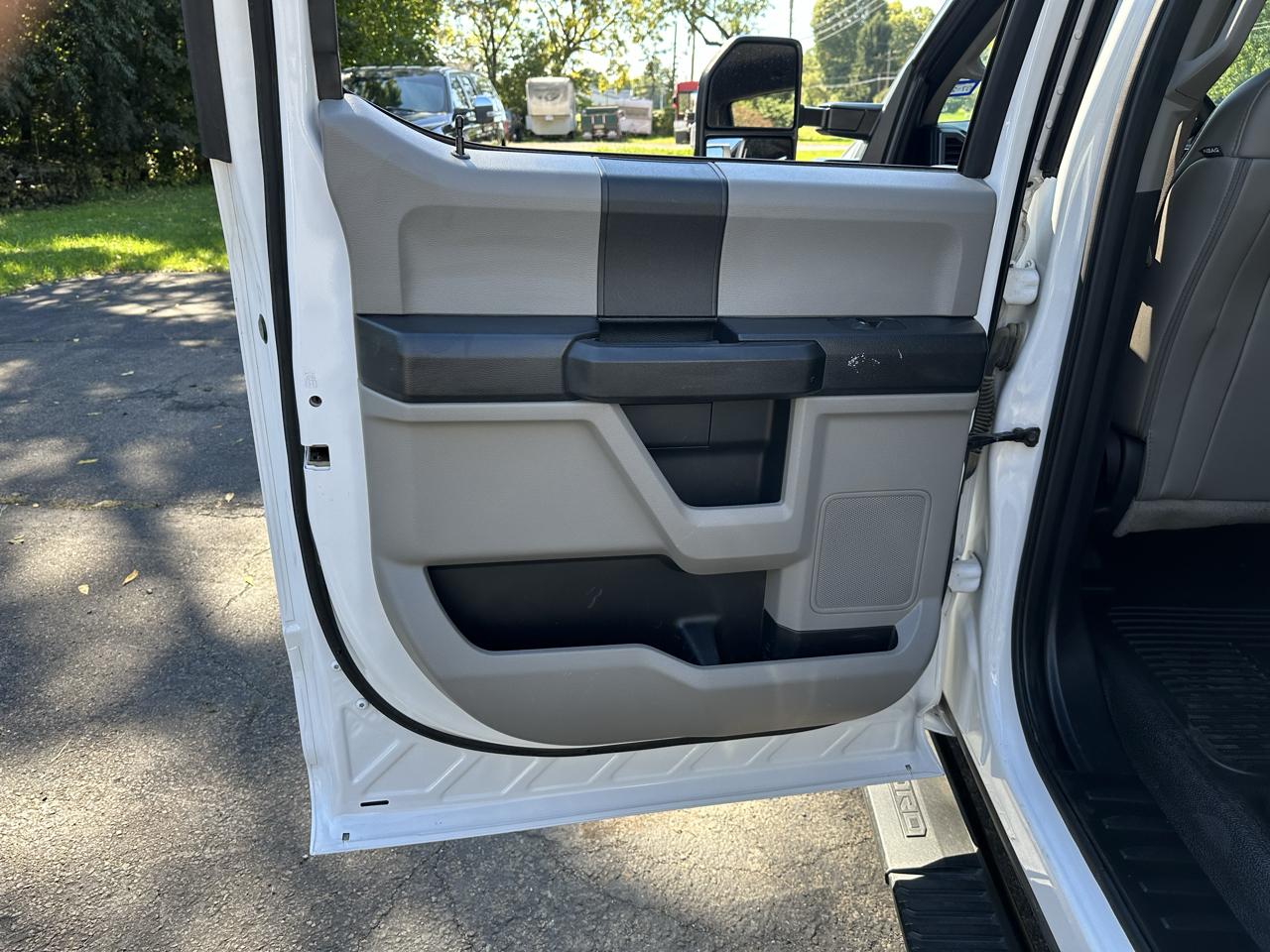 Ford F-250 SD XL Crew Cab Long Bed 4WD 2019