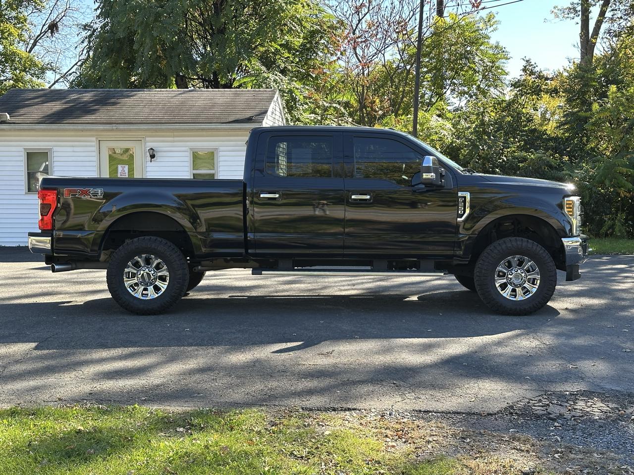 Ford F-250 SD XLT Crew Cab 4WD 2018