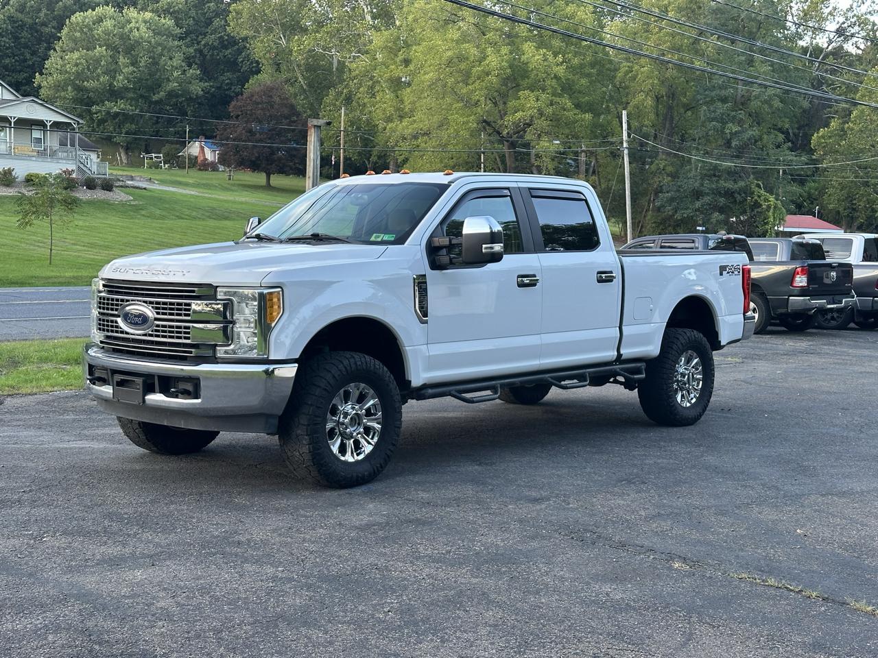 Ford F-250 SD XL Crew Cab 4WD 2017