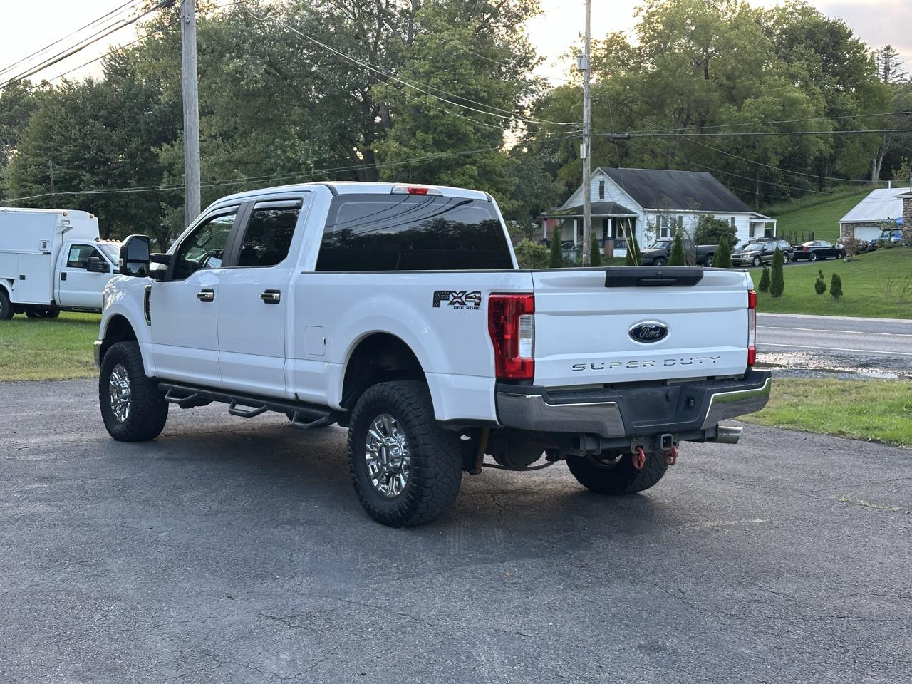 Ford F-250 SD XL Crew Cab 4WD 2017