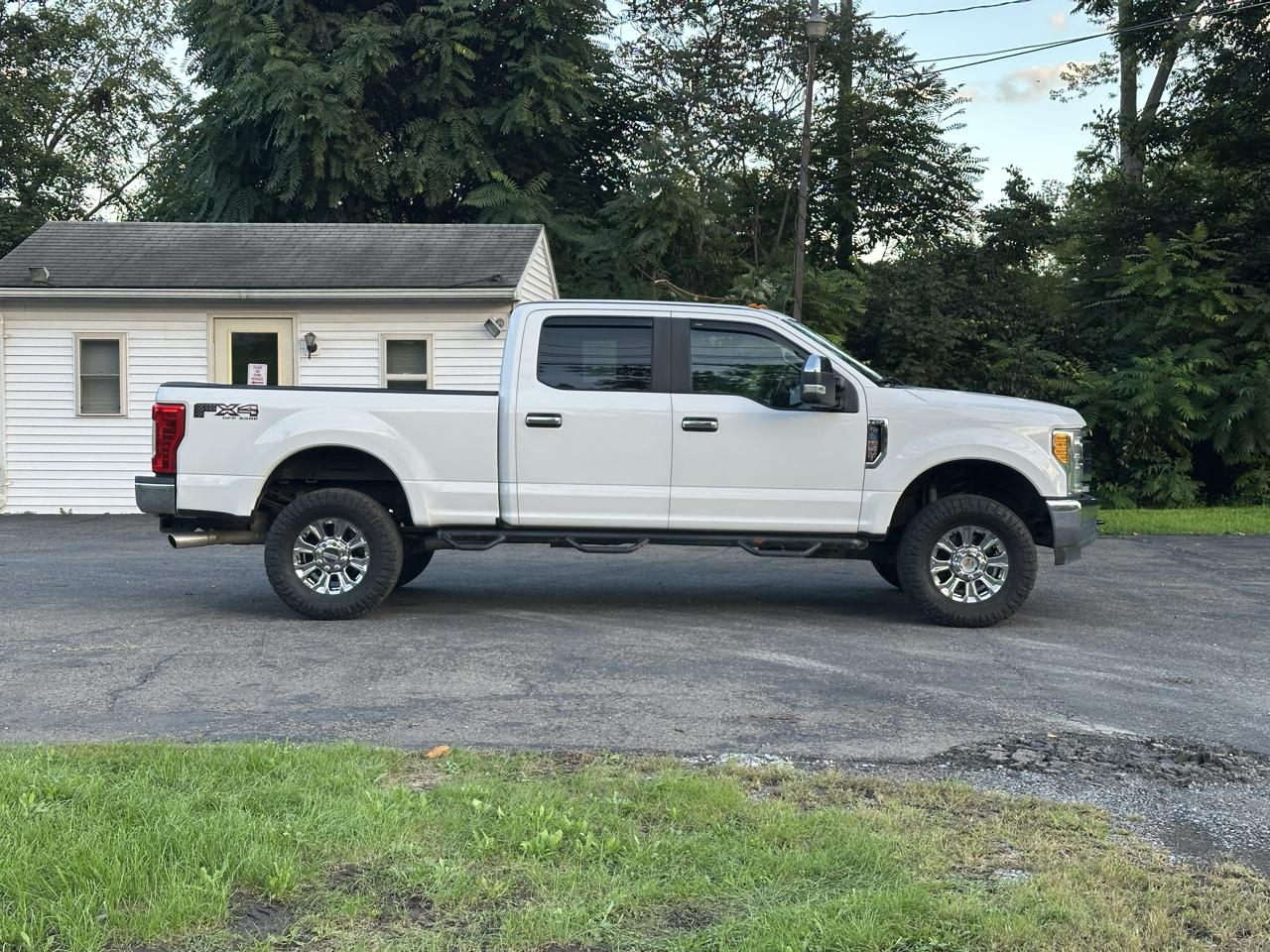 Ford F-250 SD XL Crew Cab 4WD 2017
