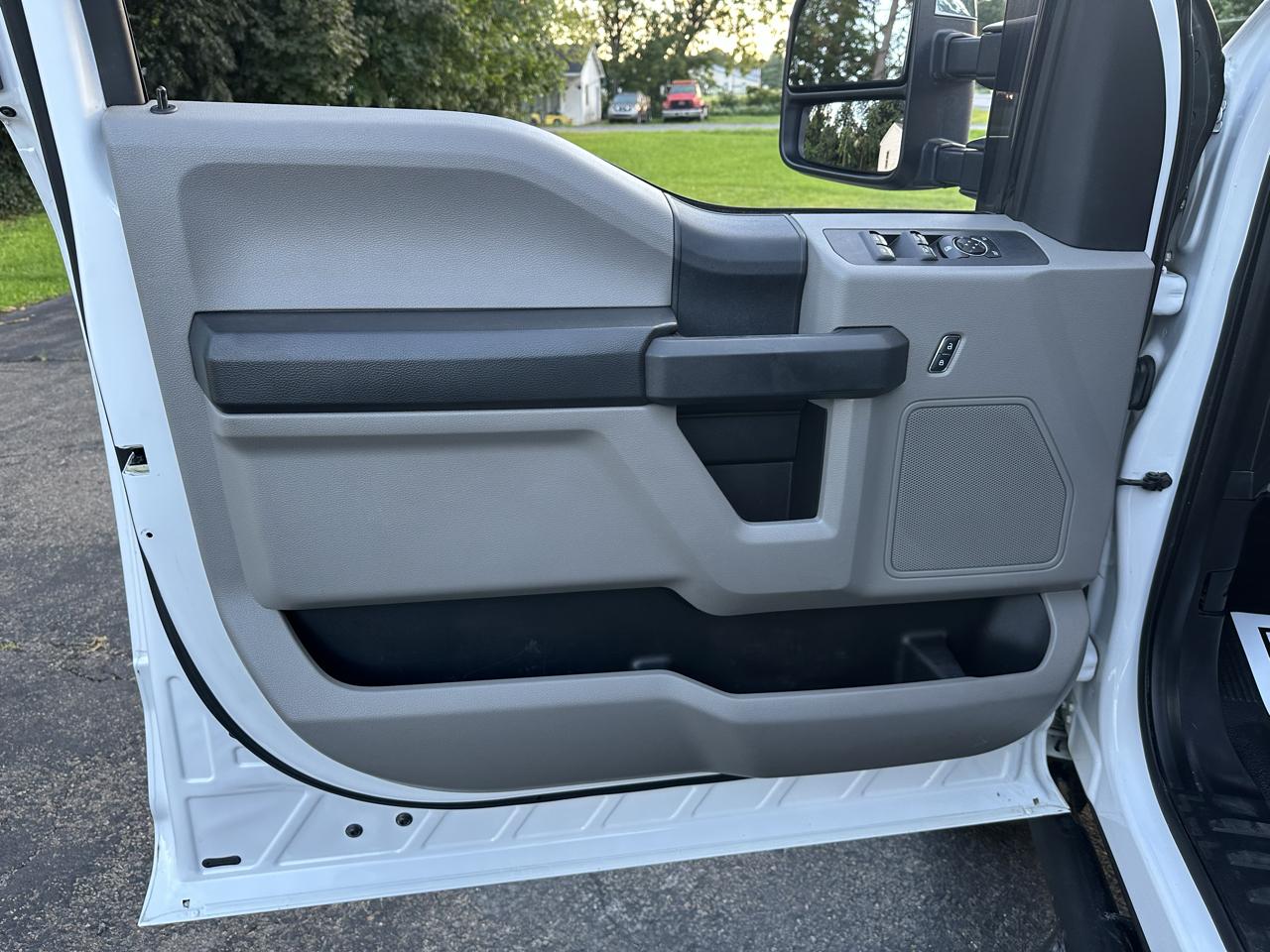 Ford F-250 SD XL Crew Cab 4WD 2017