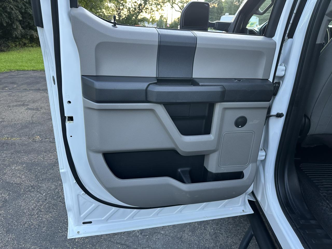 Ford F-250 SD XL Crew Cab 4WD 2017