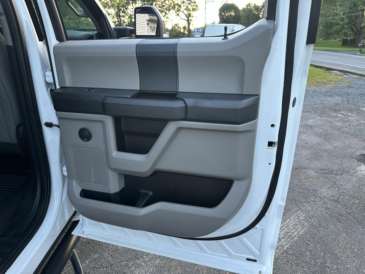 Ford F-250 SD XL Crew Cab 4WD 2017