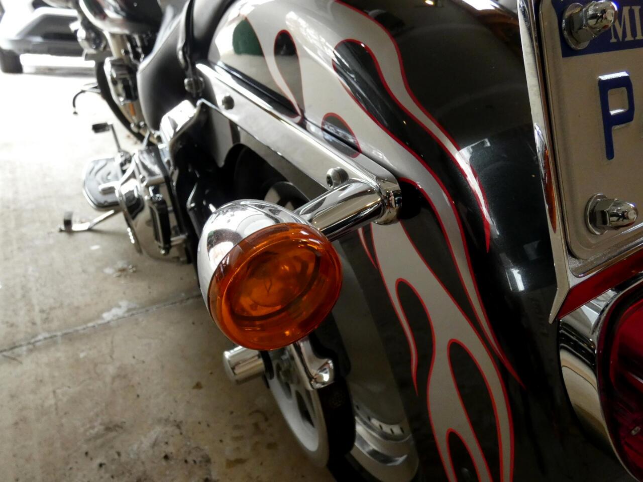 2004 Harley-Davidson FLSTFI 34