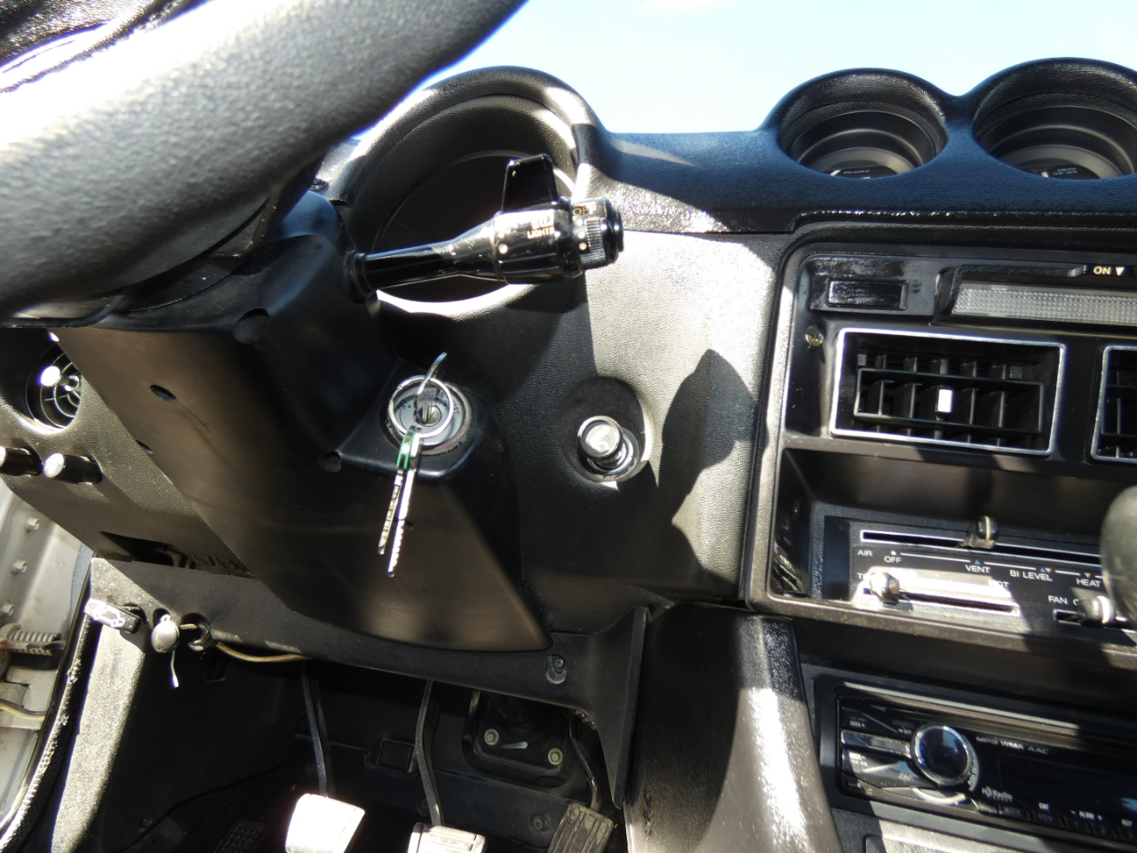 Nissan 280ZX 2dr Coupe 5-Spd 1977