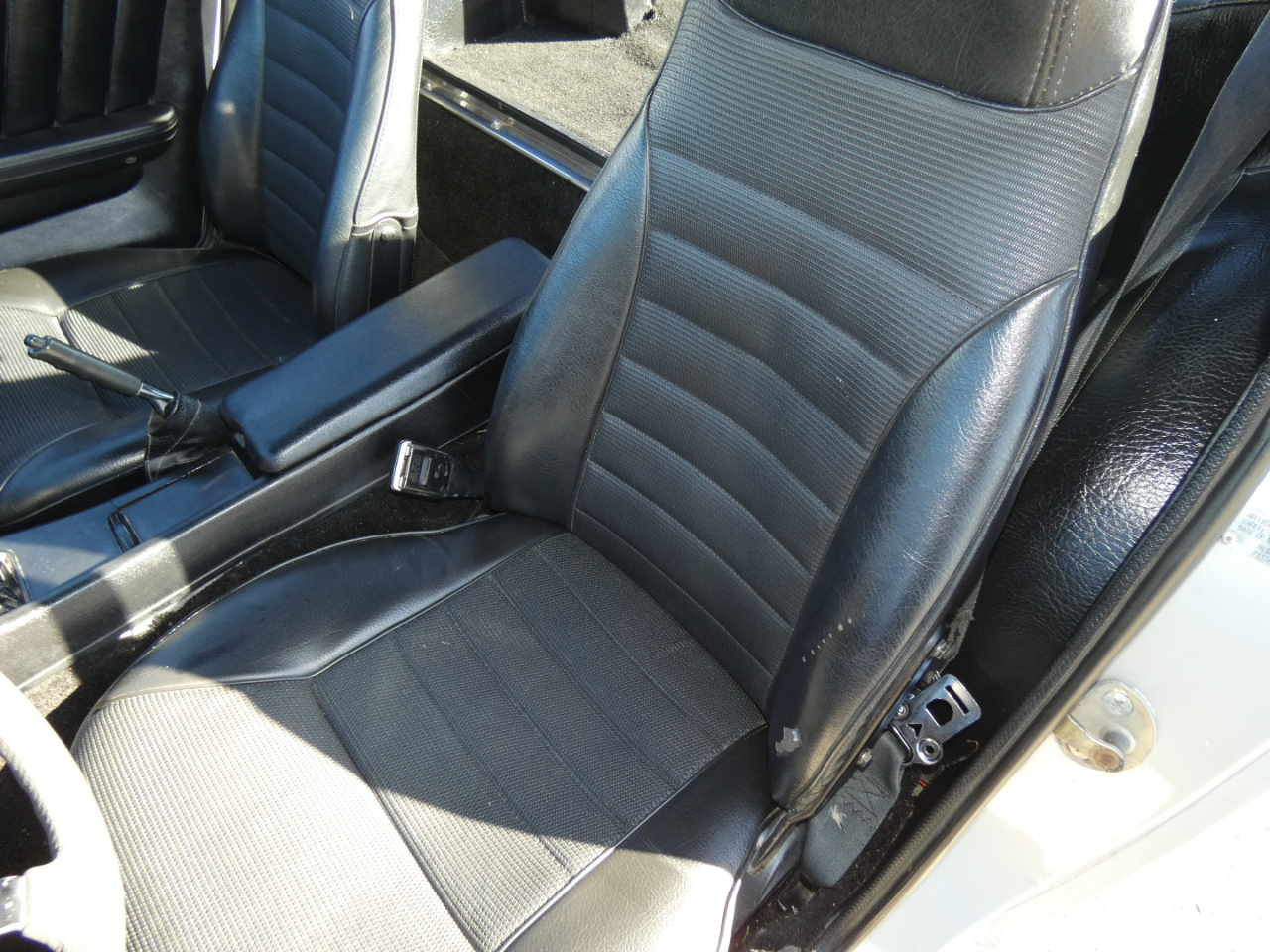 Nissan 280ZX 2dr Coupe 5-Spd 1977