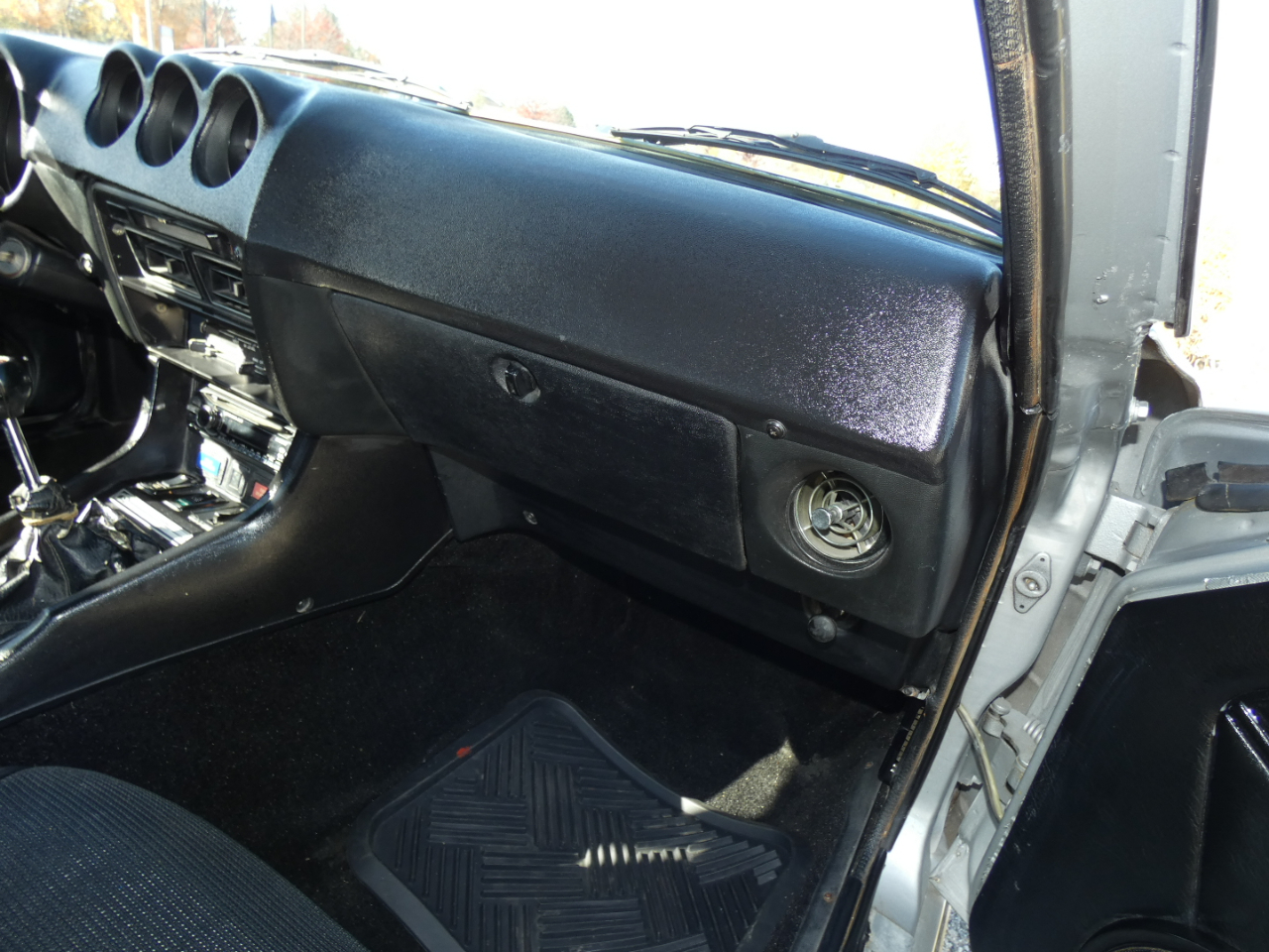 Nissan 280ZX 2dr Coupe 5-Spd 1977