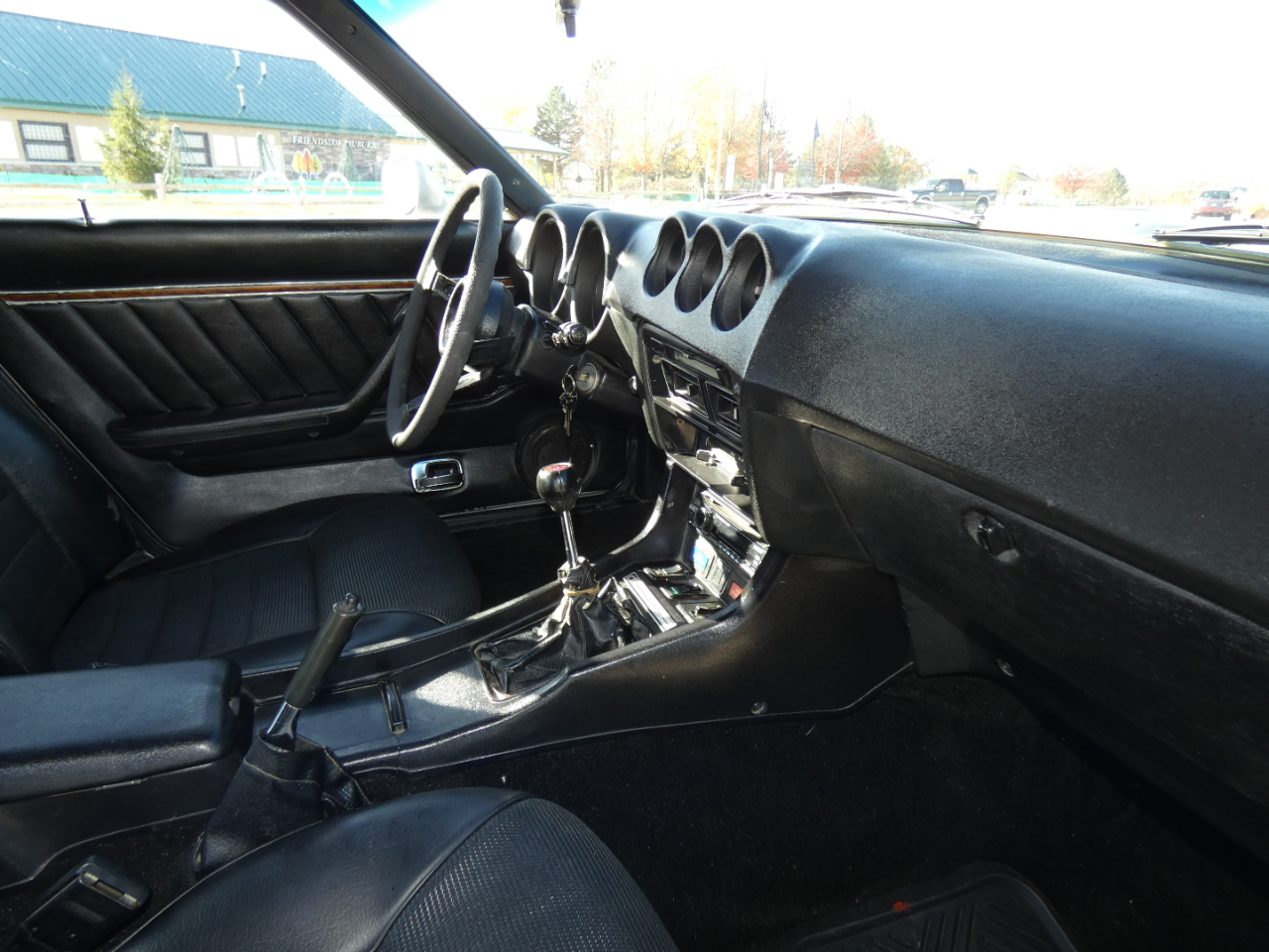 Nissan 280ZX 2dr Coupe 5-Spd 1977