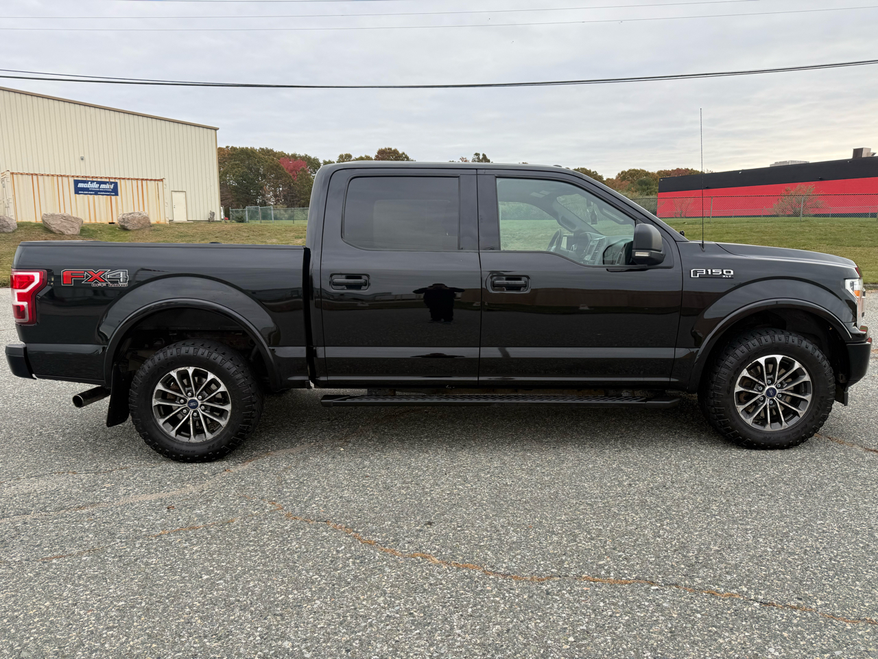 Ford F-150 SuperCrew 139" FX4 4WD 2018