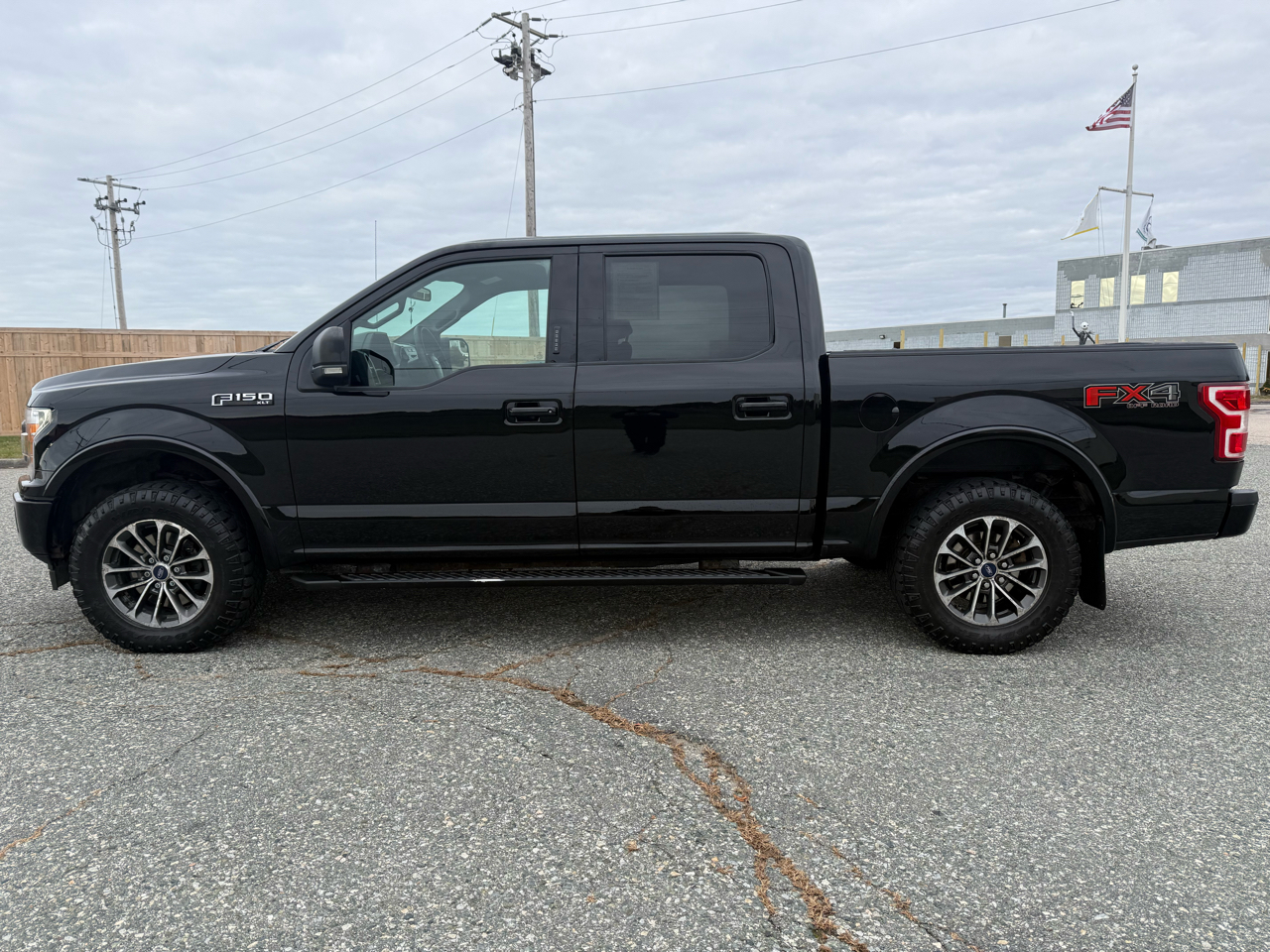 Ford F-150 SuperCrew 139" FX4 4WD 2018