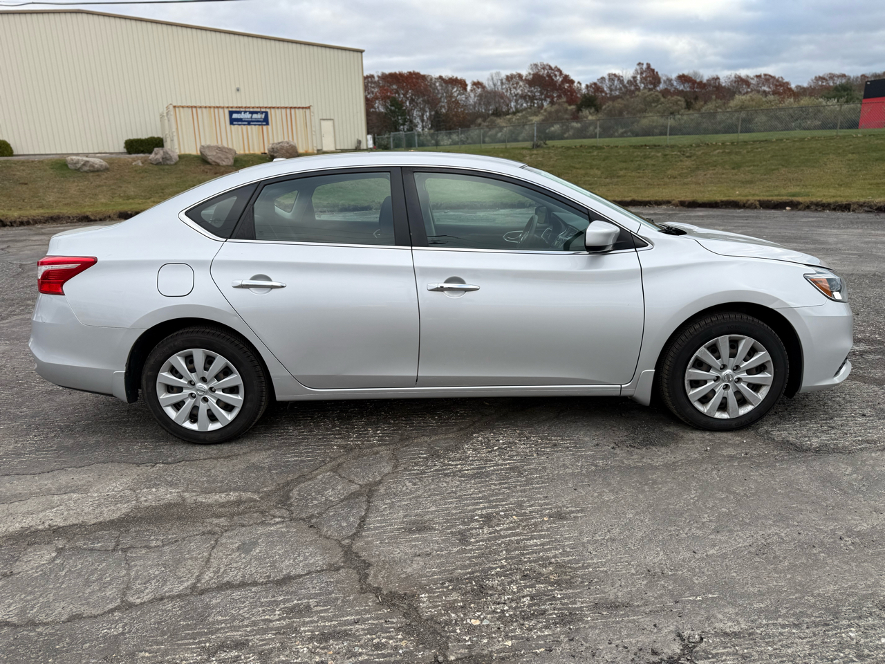 Nissan Sentra SV 4D Sedan 2017