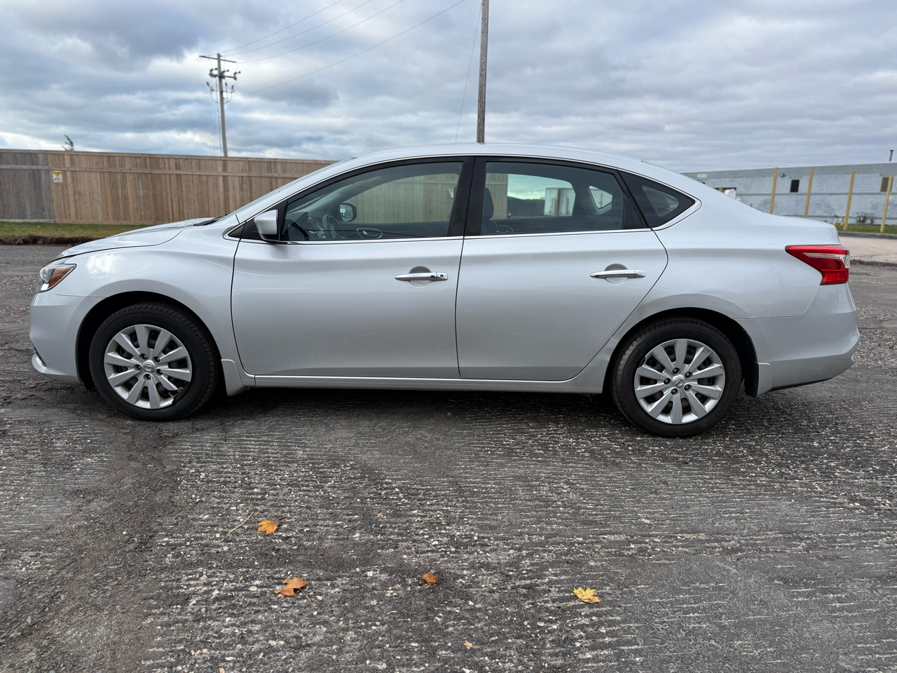 Nissan Sentra SV 4D Sedan 2017
